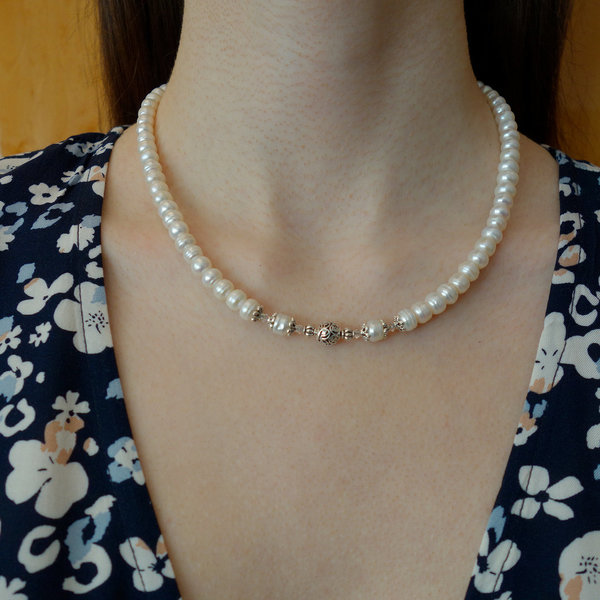 Perlenkette "Gleam" aus Süßwasserperlen